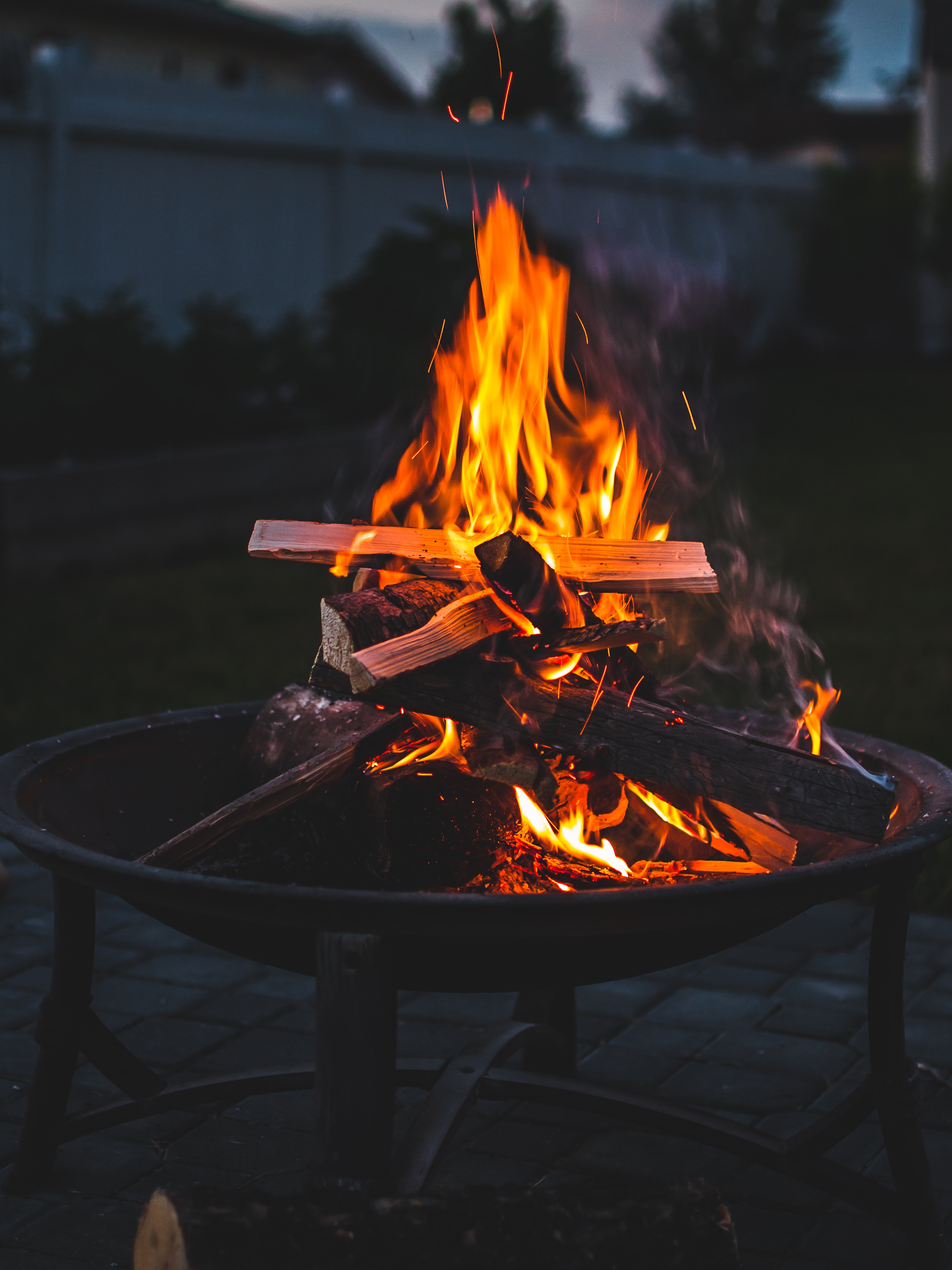 cocktails-to-drink-around-a-fire-pit-maine-spirits