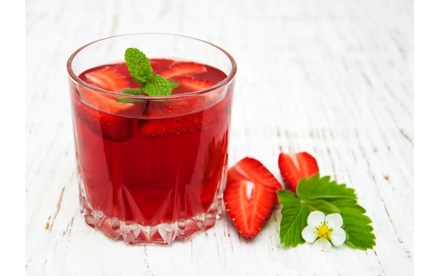 Strawberry Tom Shrub